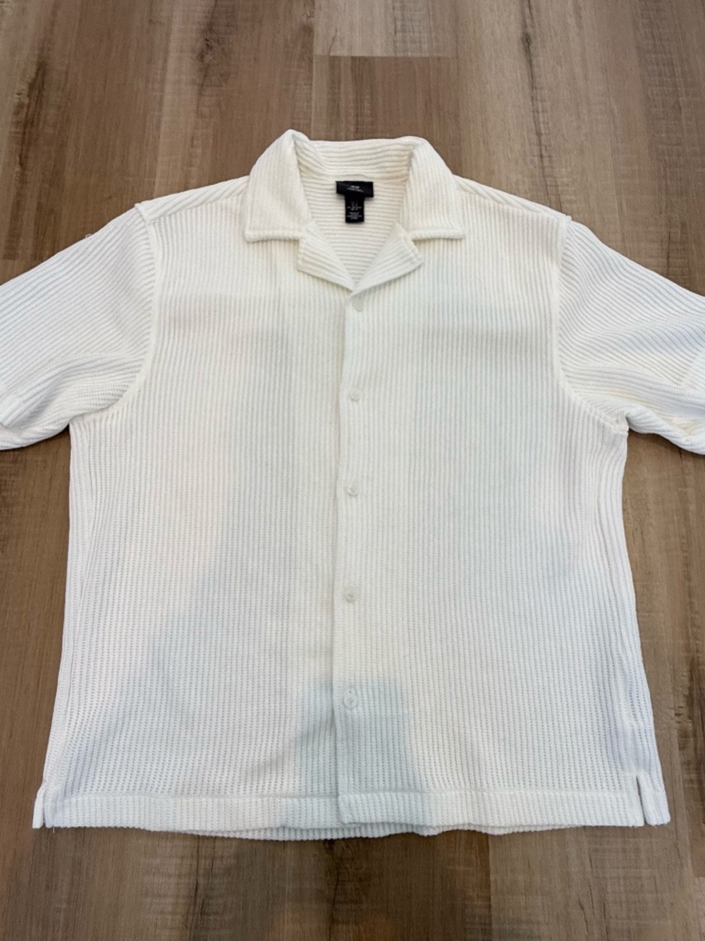 The H&M Regular Fit Knit Resort Shirt in size medium